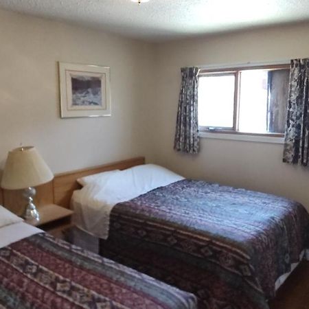 Lac Le Jeune Nature Resort Logan Lake Εξωτερικό φωτογραφία